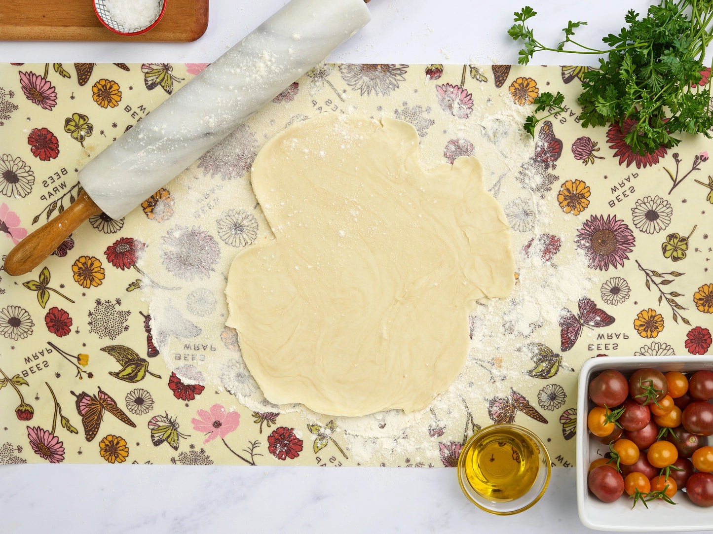 Bee's Wrap Cut-To-Size Roll: Meadow Magic
