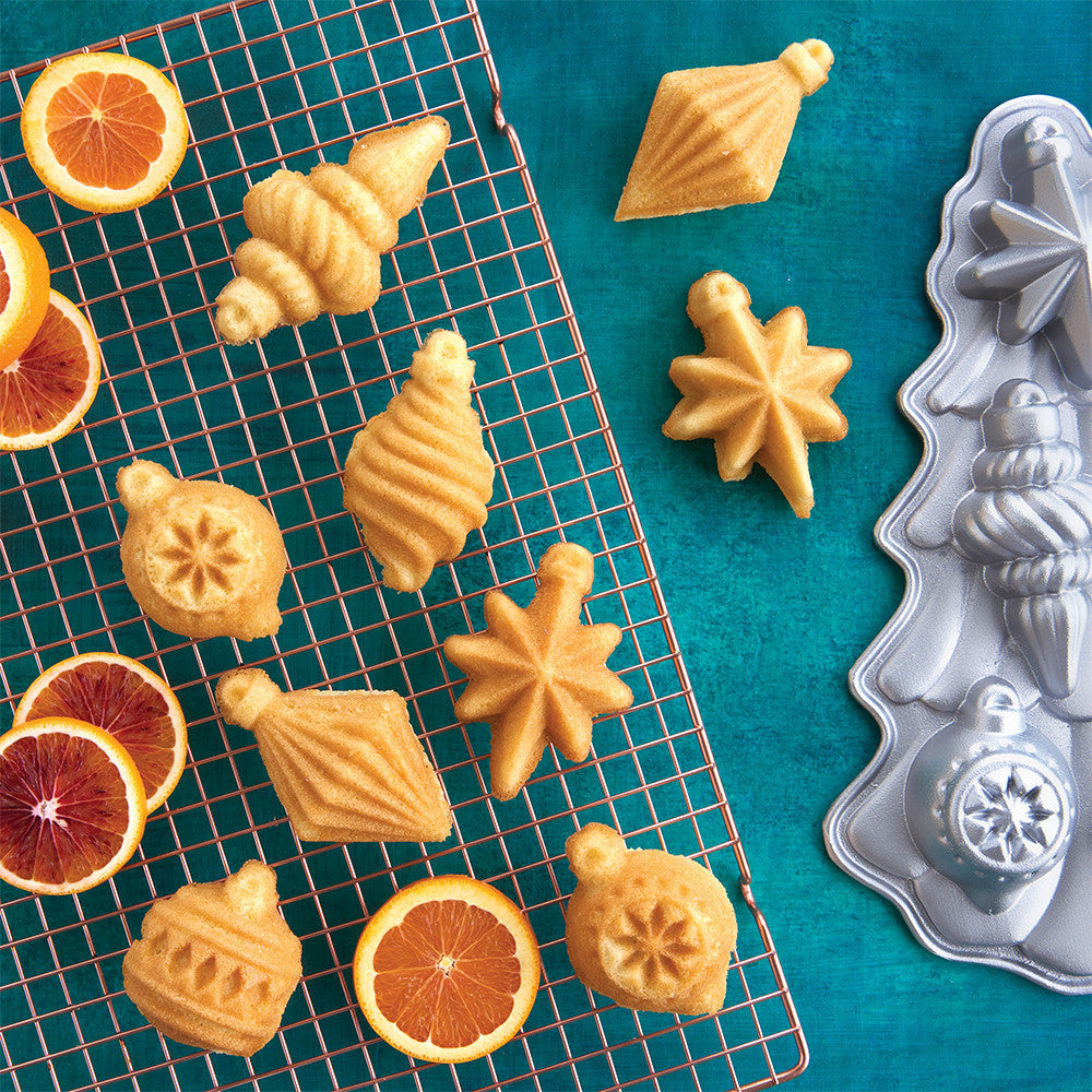 NordicWare Cakelet Pan: Vintage Ornament