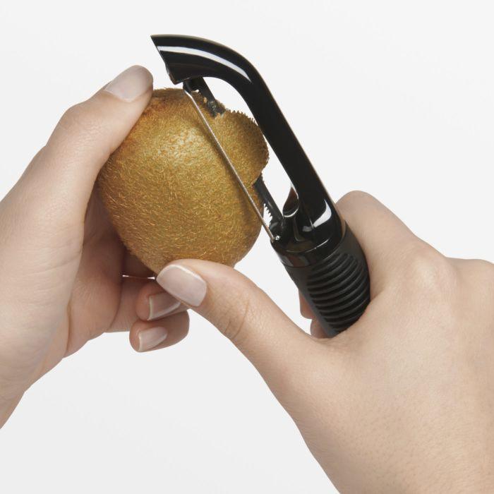 OXO Peeler: Serrated