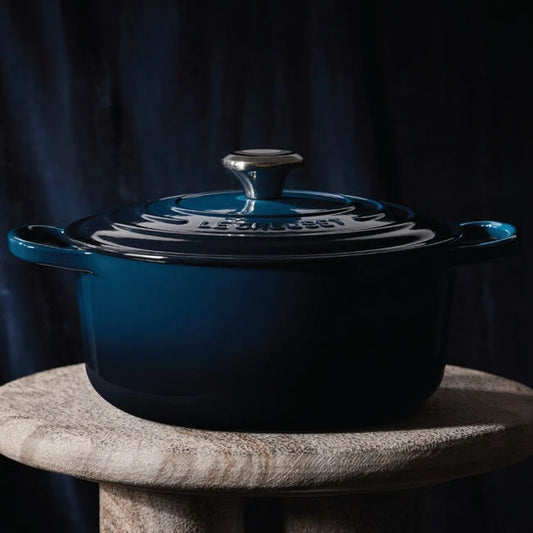 Le Creuset Round Dutch Oven: 5.5 QT, Nuit
