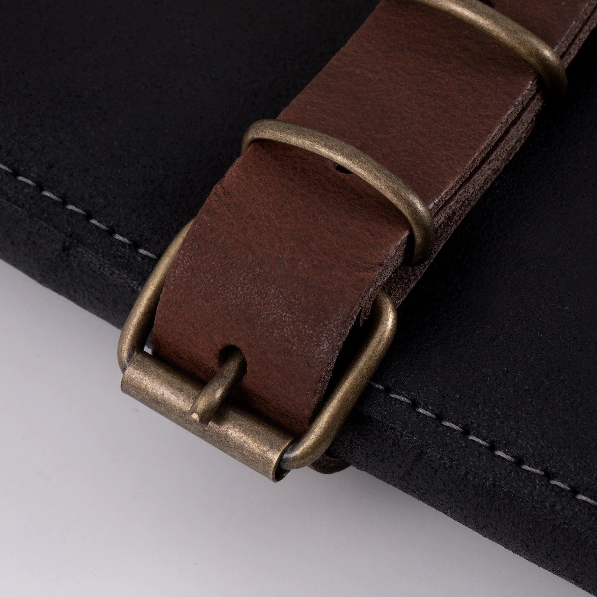 Messermeister Leather Knife Roll: 7 Pocket, Black