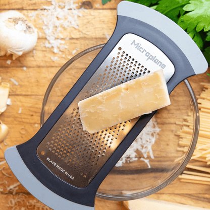 Microplane Mixing Bowl Grater: Fine