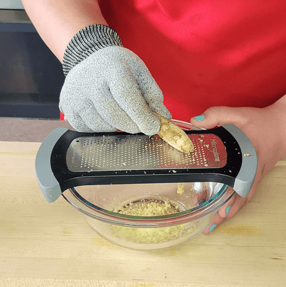 Microplane Mixing Bowl Grater: Fine