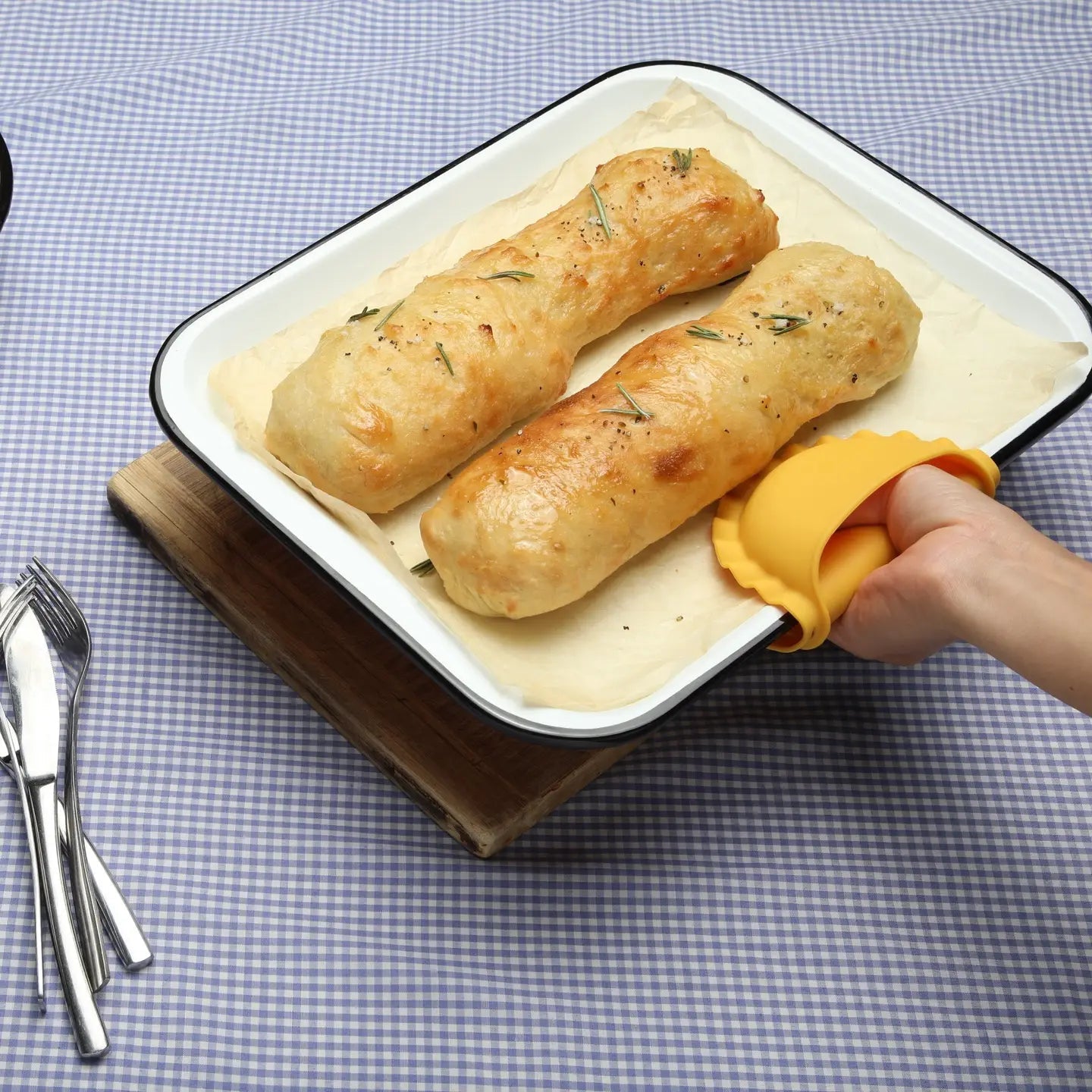 Monkey Business Oven Mitt: Mezzelune