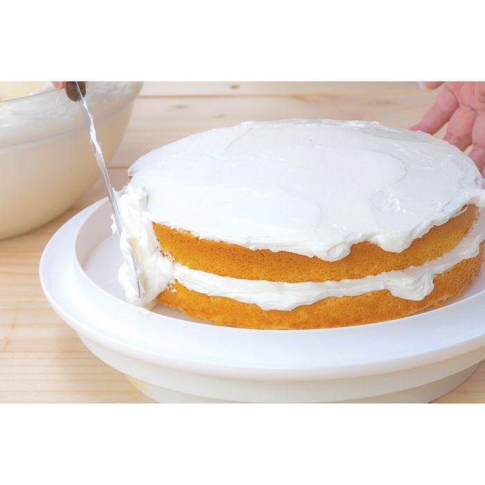 Mrs. Anderson's Cake Cutter