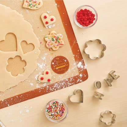 Mrs. Andersons Cutters w/ Storage Container: Hearts,(Set of 5)