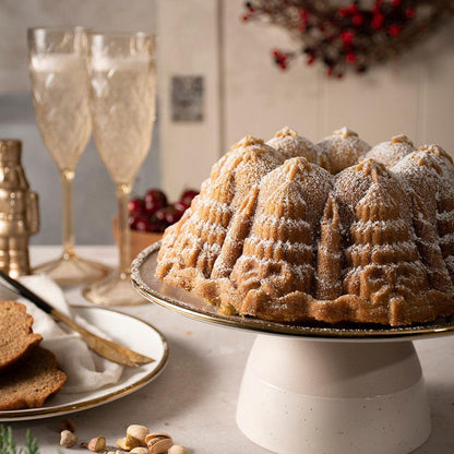NordicWare Bundt Pan: 10 cup, Very Merry