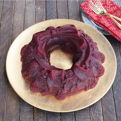 NordicWare Bundt Pan: 9 cup, Holiday Wreath