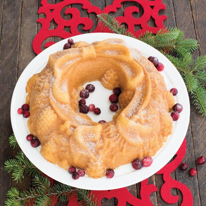 NordicWare Bundt Pan: 9 cup, Holiday Wreath