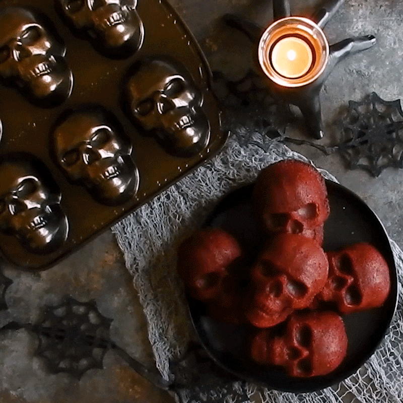 NordicWare Cakelet Pan: Haunted Skull