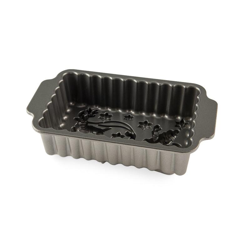 NordicWare Loaf Pan: Santa's Sleigh