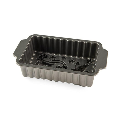 NordicWare Loaf Pan: Santa's Sleigh
