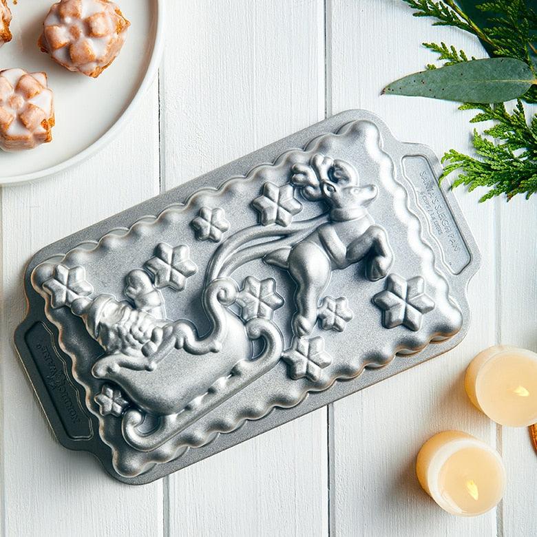 NordicWare Loaf Pan: Santa's Sleigh