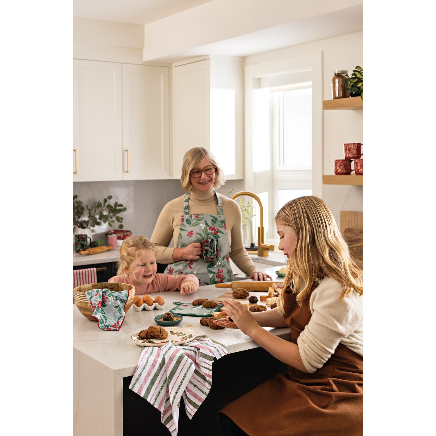 NOW Designs Apron: Chef, Merry Berry