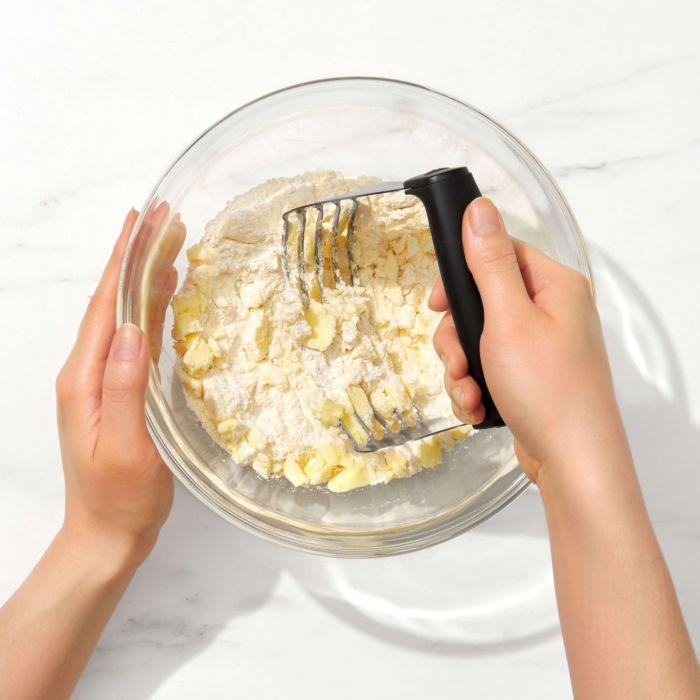 OXO Bladed Dough Blender