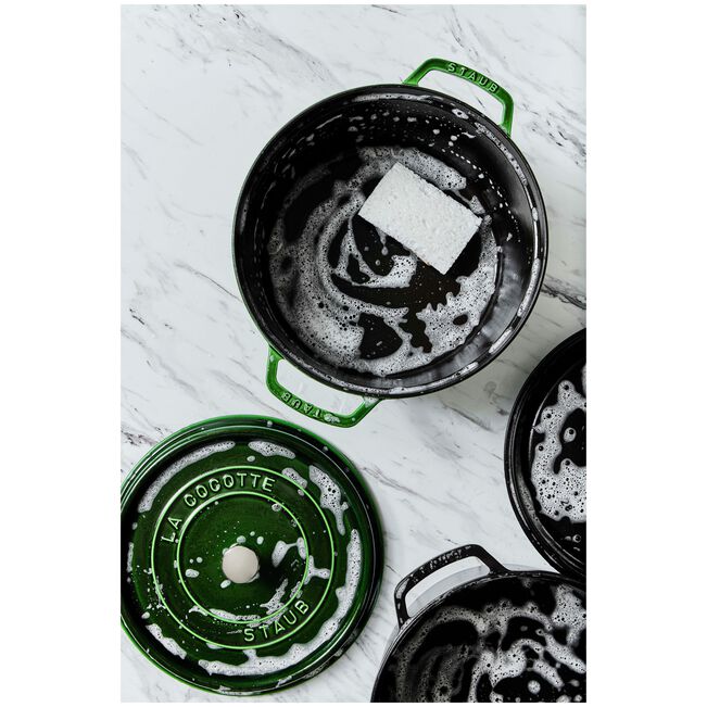 Staub Round Dutch Oven: 7 QT, Basil