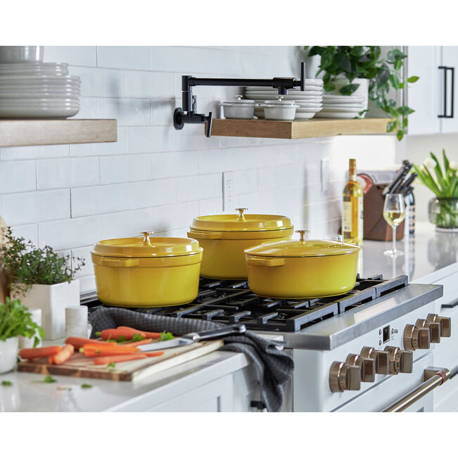Staub Round Dutch Oven: 7 QT, Citron