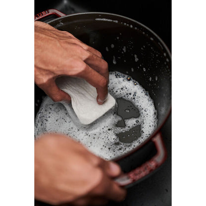 Staub Round Dutch Oven: 7 QT, Grenadine