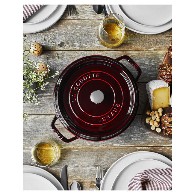 Staub Round Dutch Oven: 7 QT, Grenadine