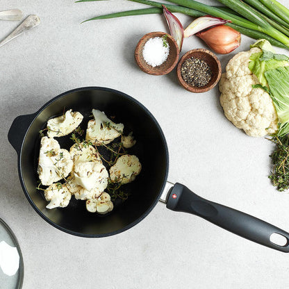 Swiss Diamond XD Saucepan With Lid: 3.2 QT / 8"