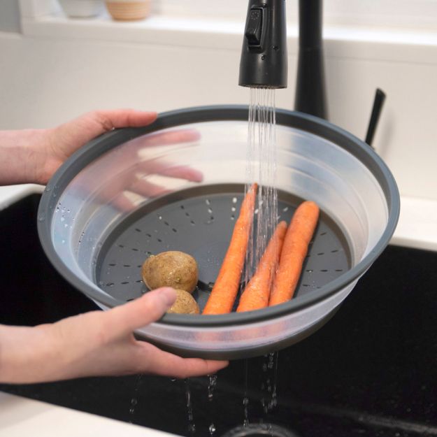 Tovolo Collapsible Microwave Food Cover: Large