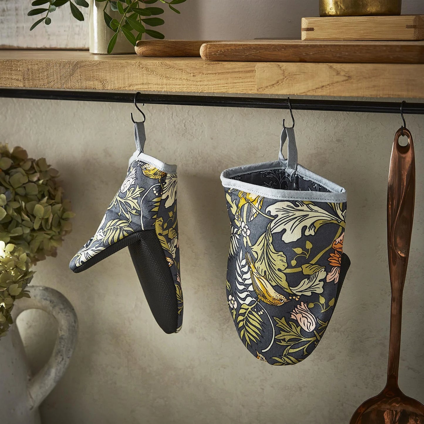 Ulster Weavers Micro Mitts: Finch & Flower