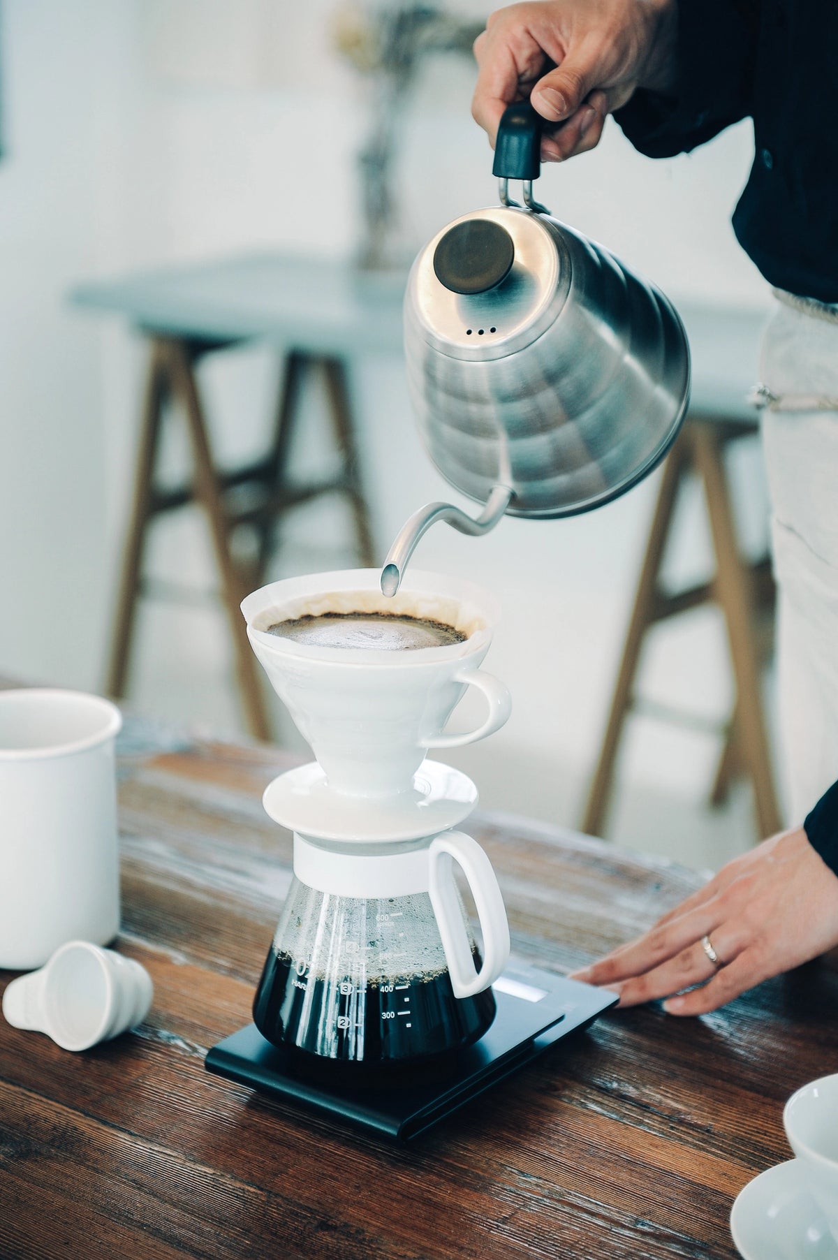 Hario V60 Ceramic Pour Over Coffee 02 Set: White